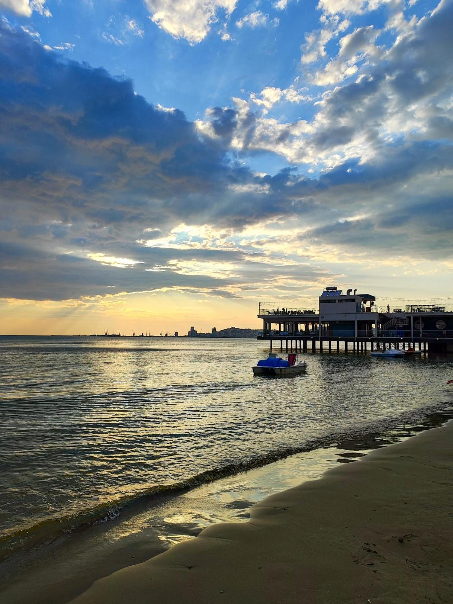 Calm Blue Sea Apartment Durres Exterior photo